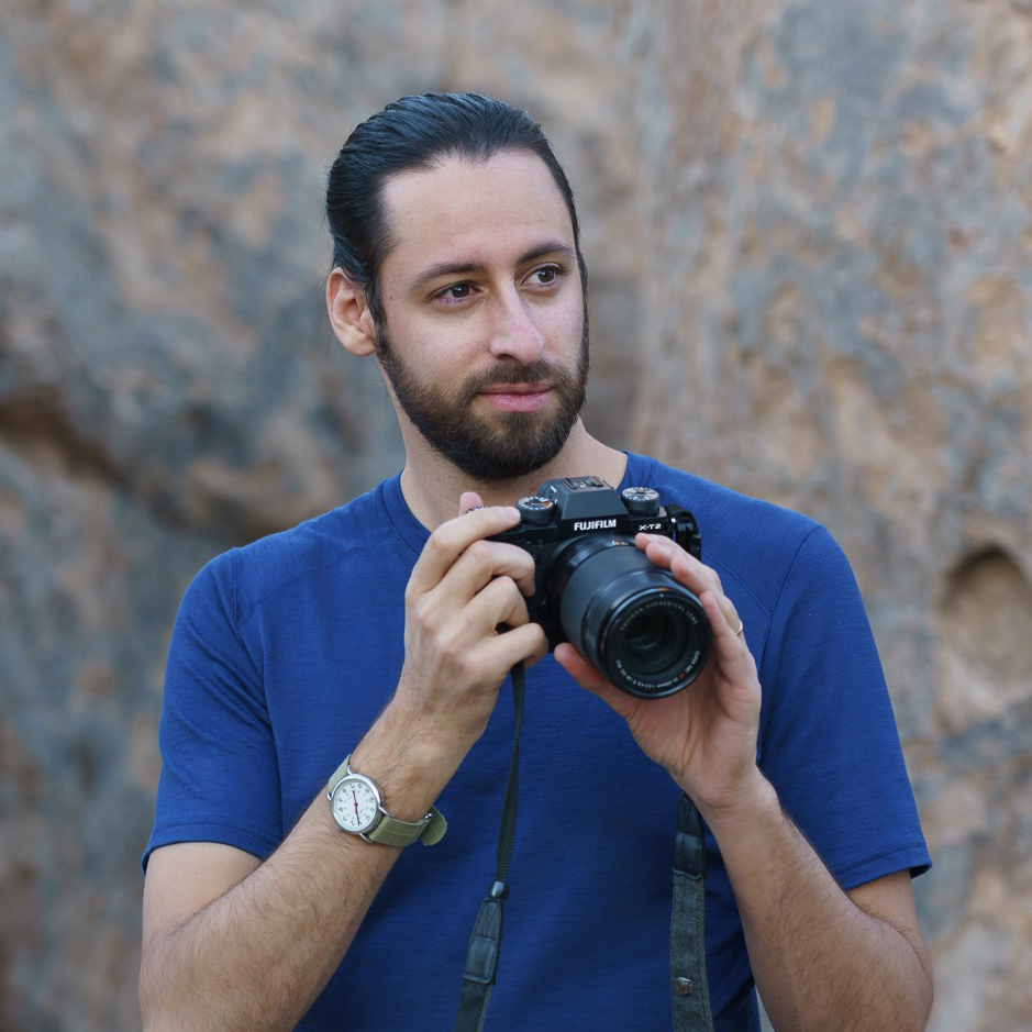 yaniv portrait with camera